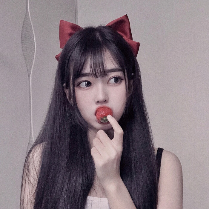 治愈向·ins超火女生头像:重要的不是什么都拥有,而是