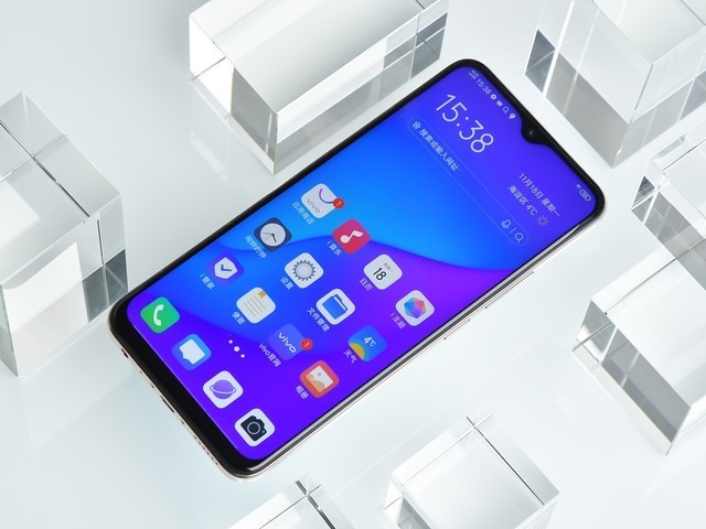 电量在线的性能实力派 vivo z5i全面评测