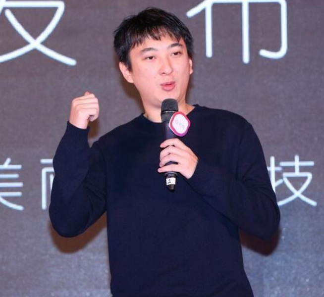 王思聪年轻时究竟有多帅气?看到年轻时的照片,怪不得那么招人喜欢!