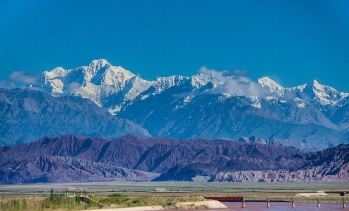 新疆,草原,雪山,托木尔峰,赛里木湖,禾木村