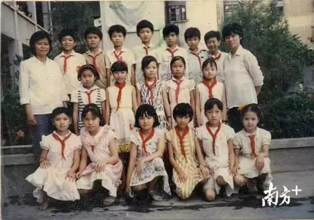 国台办新任发言人朱凤莲出身寒门,母亲摆摊