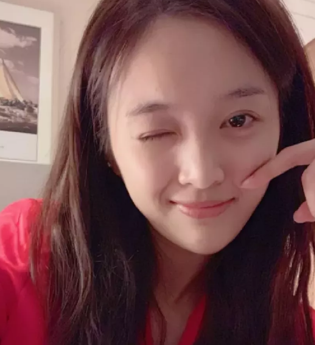 吴宣仪罕见素颜出镜,不开滤镜美颜的她,你还喜欢吗?