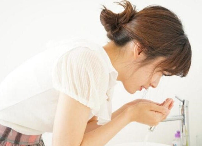 女生起床后有这3个"小习惯",颜值一路飙升,全中坐等变