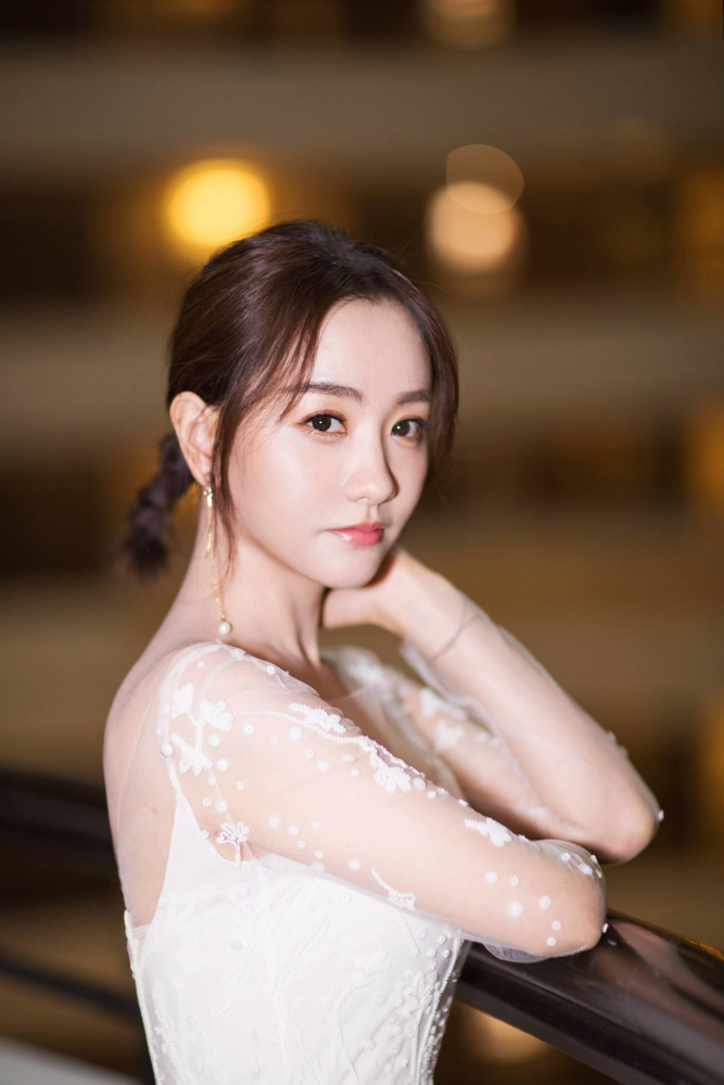 杨蓉短发造型上综艺,结果让粉丝给她p小辫,网友们脑洞