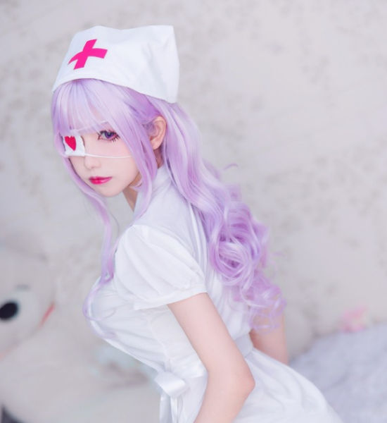 动漫cosplay图片,小姐姐的甜美护士服,让人过目难忘