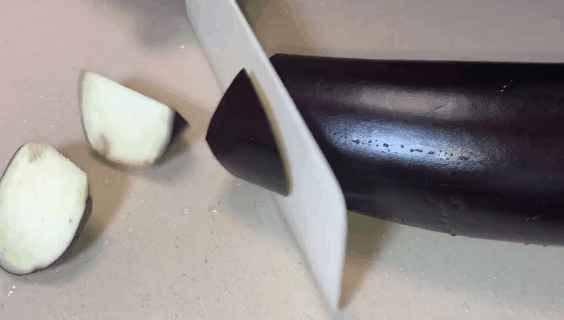 天冷了,来锅茄子煲,味美多汁,好吃好香好热乎!