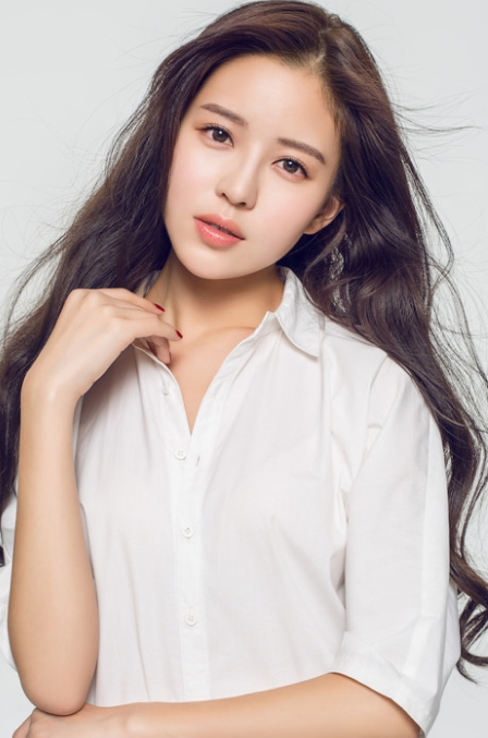 温心长发飘飘,女人味十足.