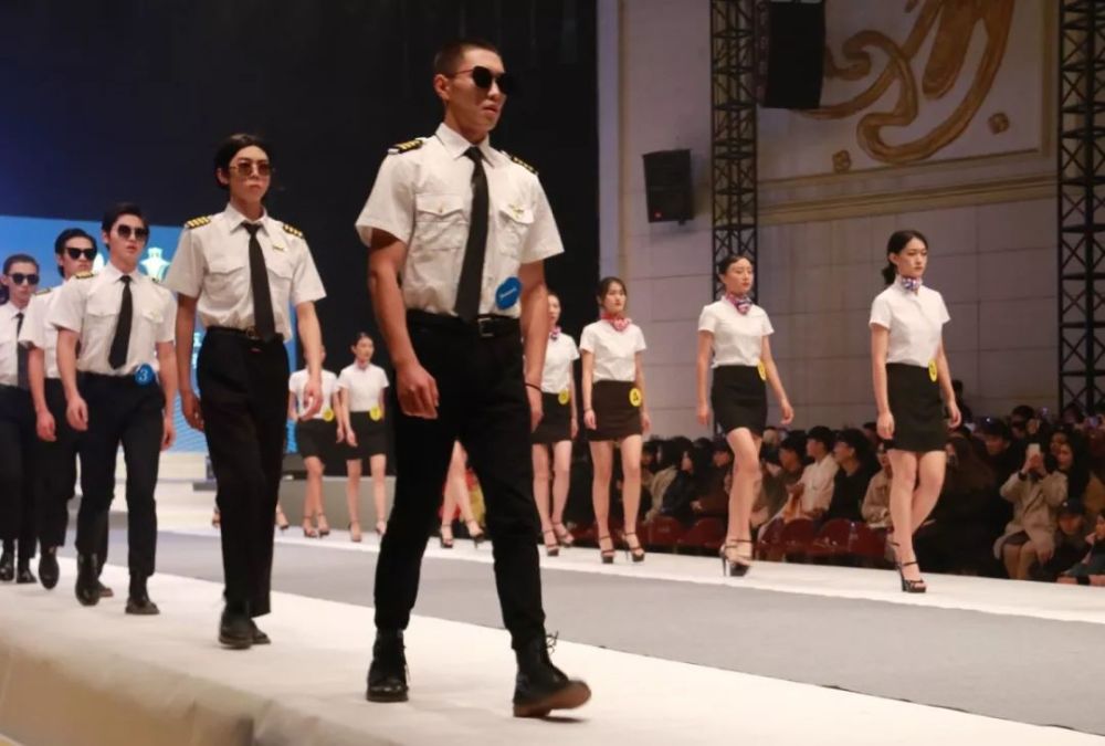 第十五届中国超级模特大赛在江西服装学院举行!
