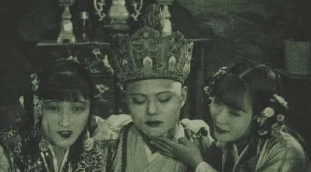 1927年版《西游记》,看蜘蛛精的穿着和唐僧的长相,不被禁才怪!