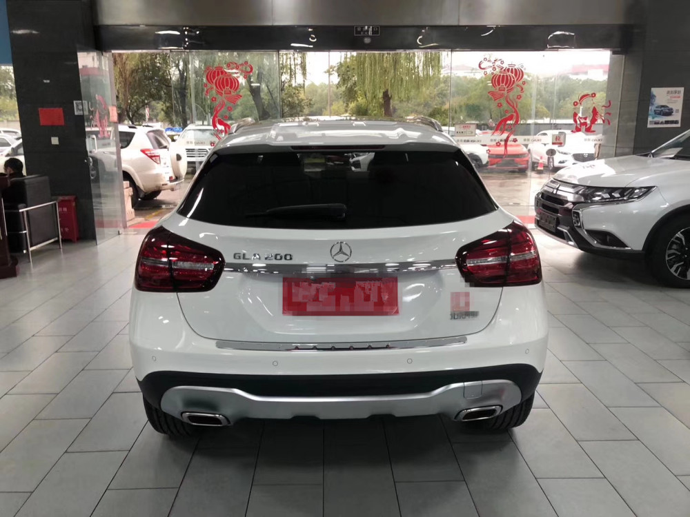 gla200奔驰图片,gla200奔驰2021款 奔驰gla200提车作业,车主:裸车22万,1.6t油耗很满意