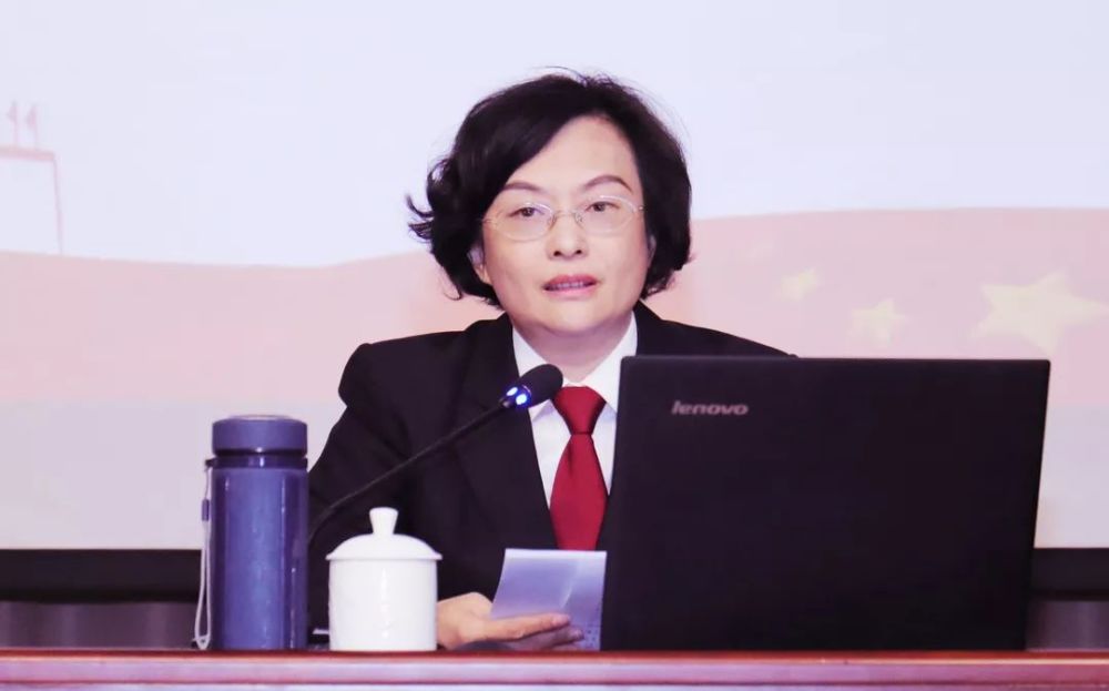三明中院院长姚丽青为全院干警上党课