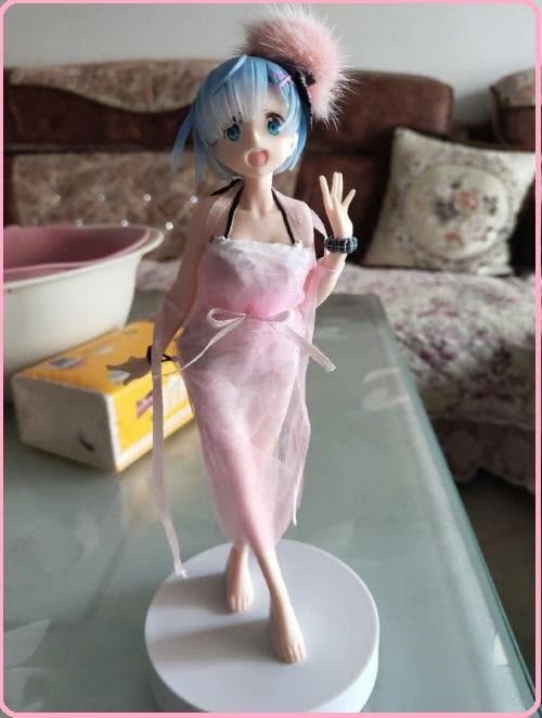 小姐姐心疼"蕾姆手办",女人衣服不嫌多,网友:羡慕