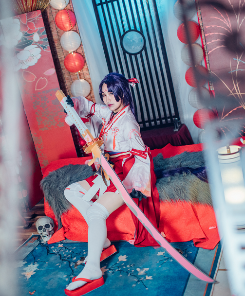 阴阳师式神妖刀姬cosplay,女孩的气质优雅迷人,长相沉鱼落雁