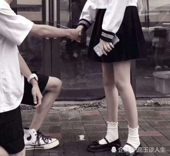 而且更让女生受不了的是头发所散发出来的气味,所以男生一定得注意,要