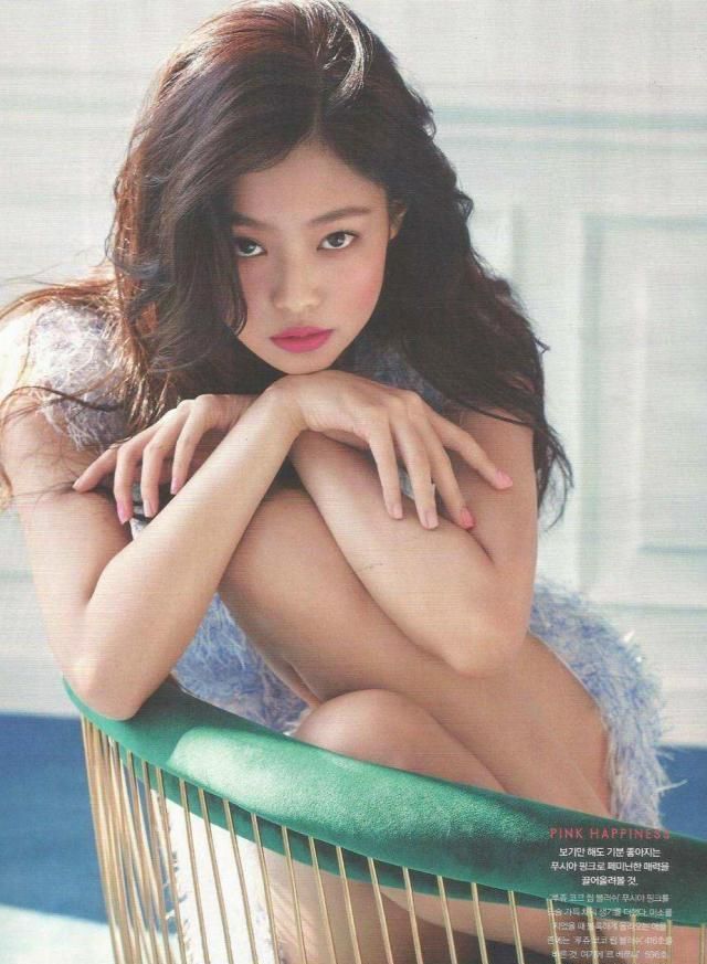 韩国女团成员被批毫无表现力,路人:和队友