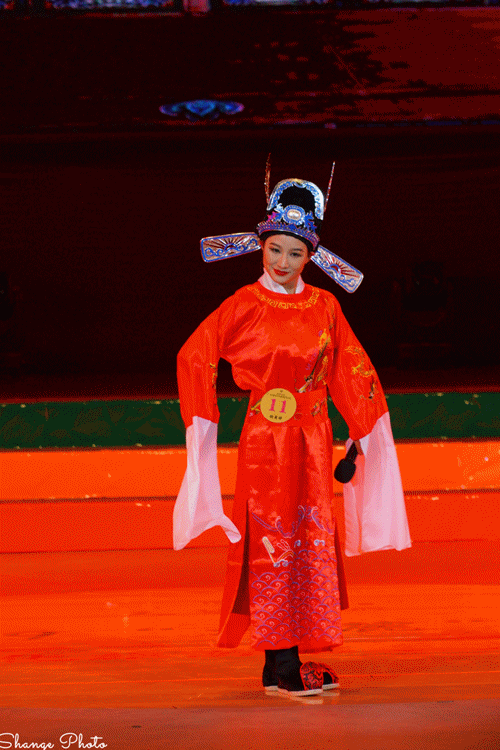 青春,靓丽,自信是佳丽们的代名词!看,她们来了!