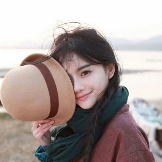 ins风·清新女生头像:何必向不值得的人证明什么,生活
