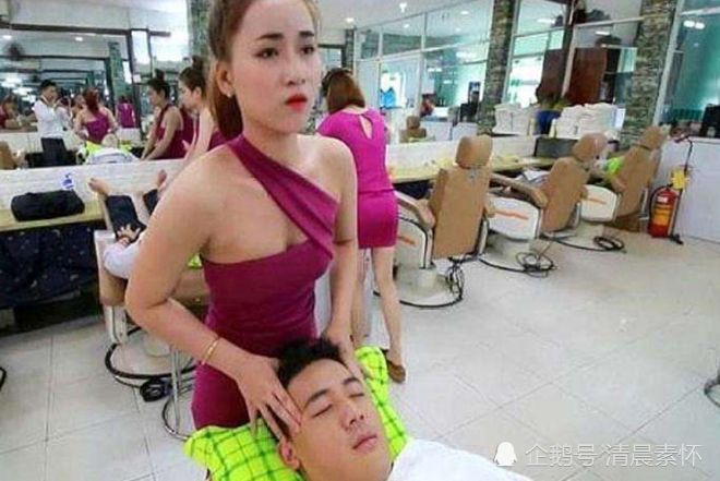 越南理发100元一次,男游客排长队也要理发,游客无意间