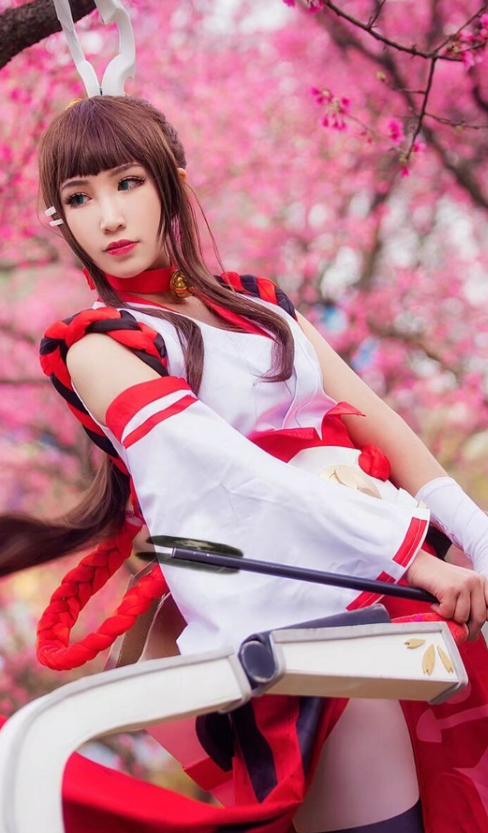 cosplay《王者荣耀》伽罗,一个拿着弓箭的优雅少女