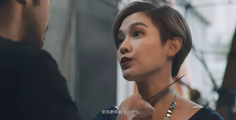 范晓萱第一次饰演大哥的女人,自带强大气场,娇艳红唇太a了!