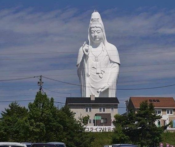 日本100米巨大观音像,当地人:感觉每天被监督,游客:有巨物恐惧症