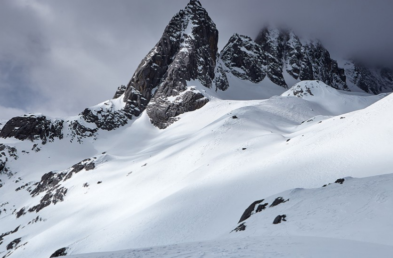 云南雪山图片壁纸,优美的雪景,流连忘返