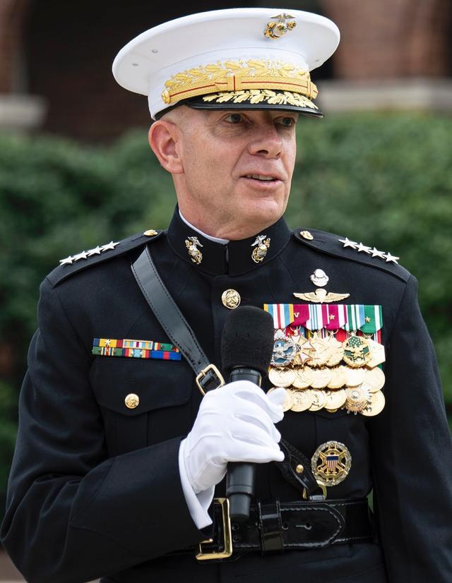 四星上将:从司令官看美国海军陆战队制服,勋章勋表,作战技能章