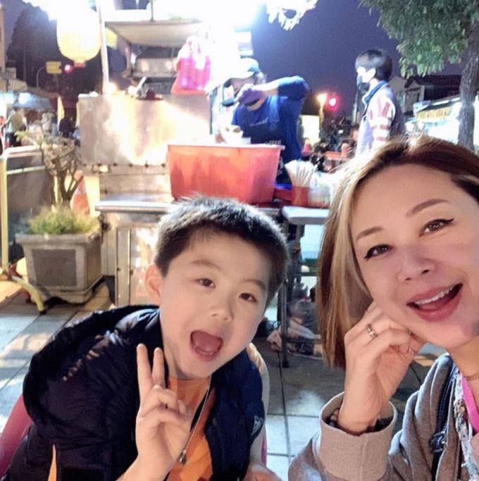 一家游台湾 黄浩然家中有个多功能老婆