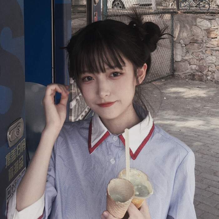 可爱系·超火闺蜜头像:友情似茶味道淡而不浓,却沁人心脾令人久久难忘
