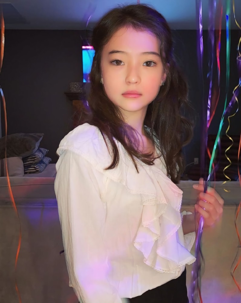 南韩最强混血童模,才11岁颜值