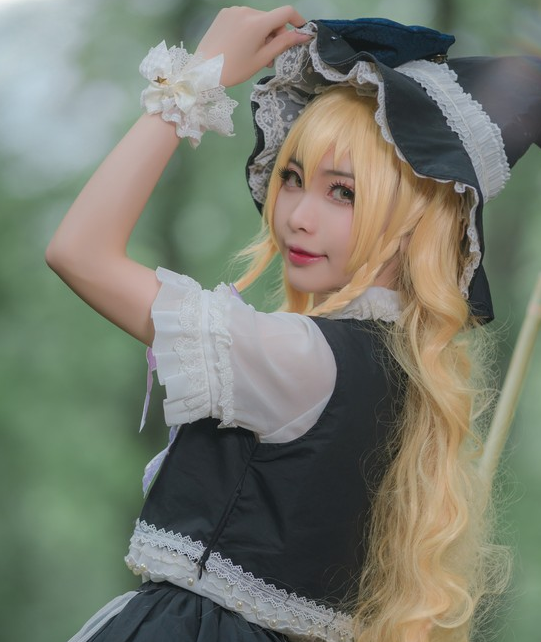 《东方project》白丝魔理沙cosplay,元气满满的美少女