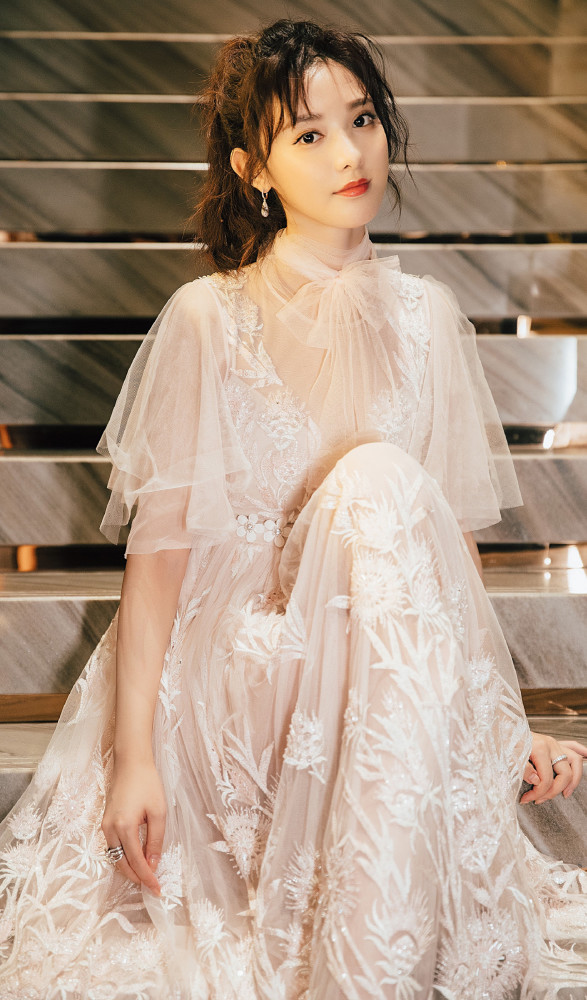 90后影视演员彭小苒 甜美清新