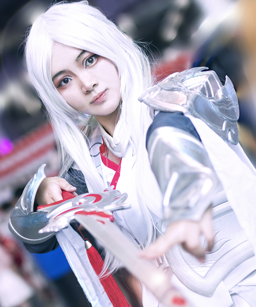 《王者荣耀》千年之狐李白cosplay,小哥哥气质非凡