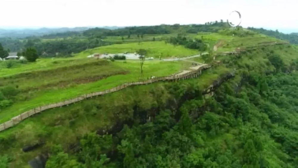 南充"世外桃源":顺庆区新复乡长远沟村