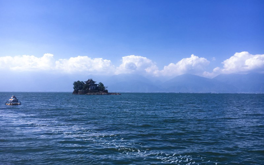 云南洱海唯美风景壁纸,蓝蓝的海水,静谧唯美