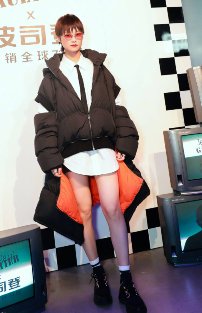 李宇春出道14年,第一次如愿穿上"公主裙",美得像贵族名媛!