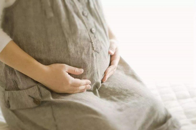 孕晚期常态:腿肿,脚肿,都是喝水导致的?事实证明自己想多了