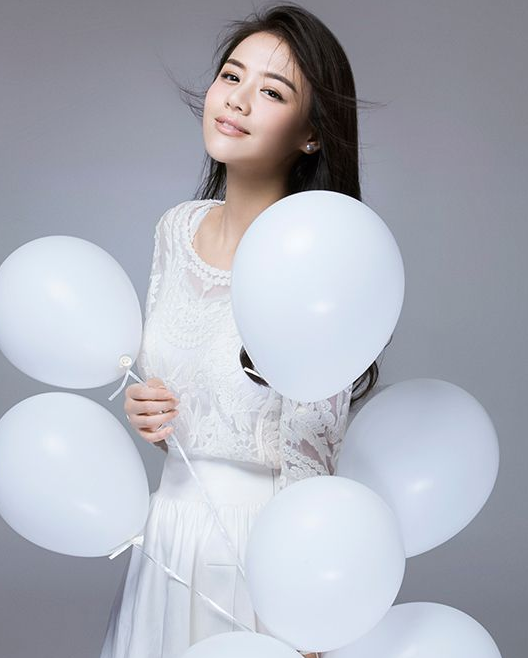 马思纯魅力写真,甜美青春造型,彰显青春气息.