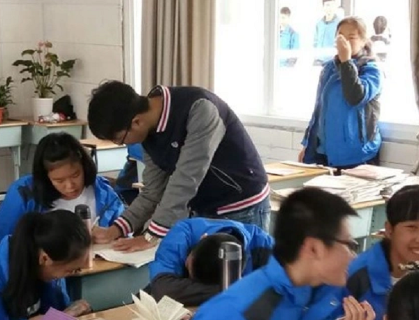 初中课间喜欢"宅在教室"的,多半是这"3类学生",说中不