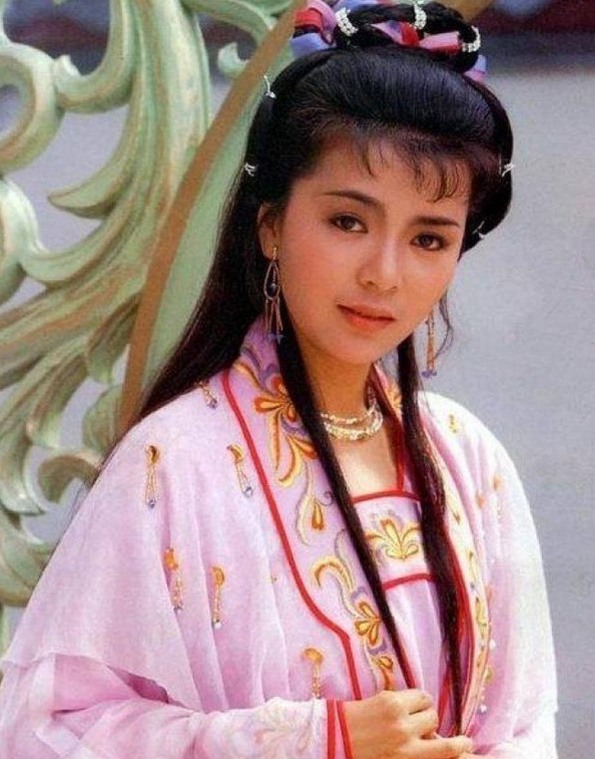 80年代tvb的陈玉莲旧照,清新自然,有一种冷美人的味道