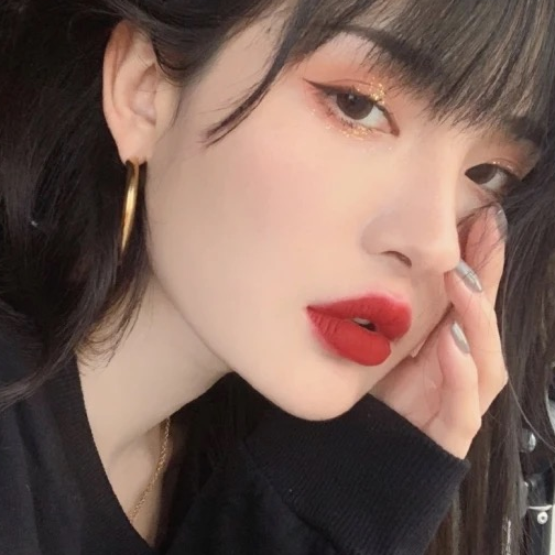 精美女生头像福利,双眸十分迷人,彰显高雅质感