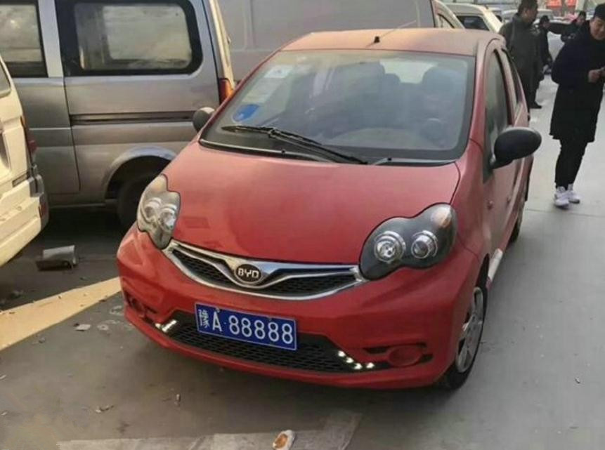 比亚迪f0,奔驰,虎头,比亚迪,车牌,奔驰s320