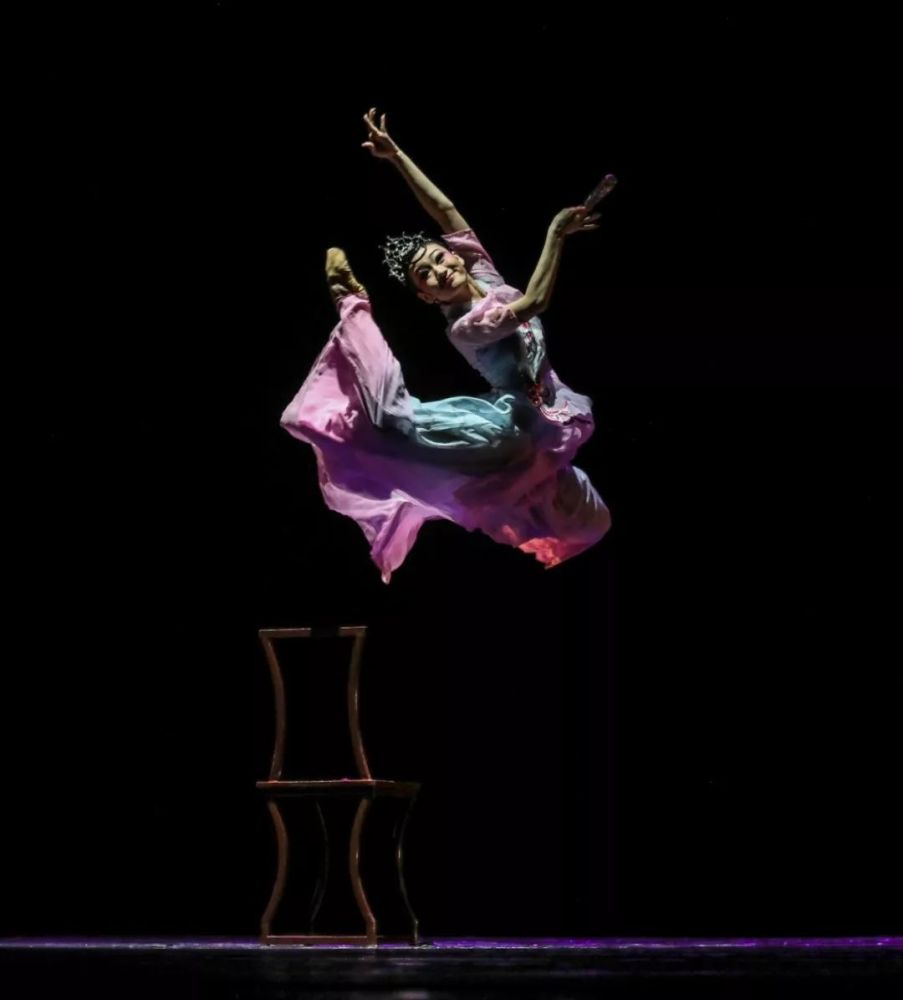 北京舞蹈学院中国古典舞系·第八届"挑战未来"舞蹈比赛 精彩掠影