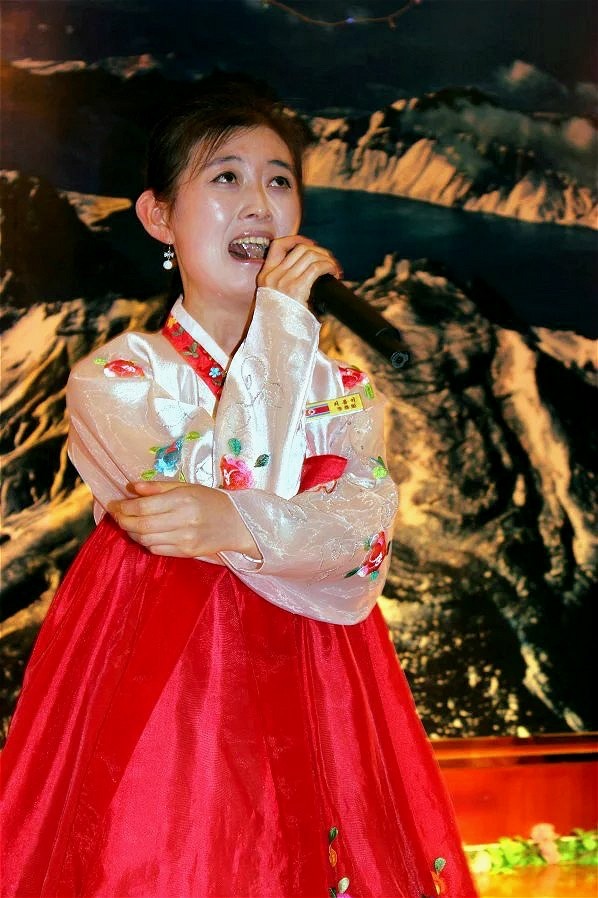 朝鲜图集:镜头下漂亮的朝鲜姑娘