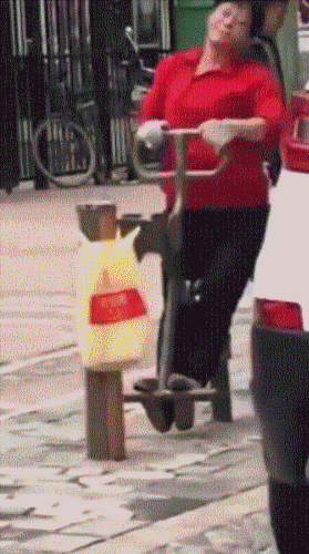 看到大妈的玩法, 我羞愧地低下了头