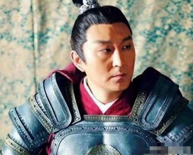 这一个演员就是刘朔,他在《楚乔传》当中饰演的是前统领薛致冷,在