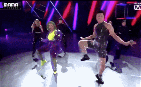 看到jyp和mamamoo合作舞台时,你的表情是这样吗?