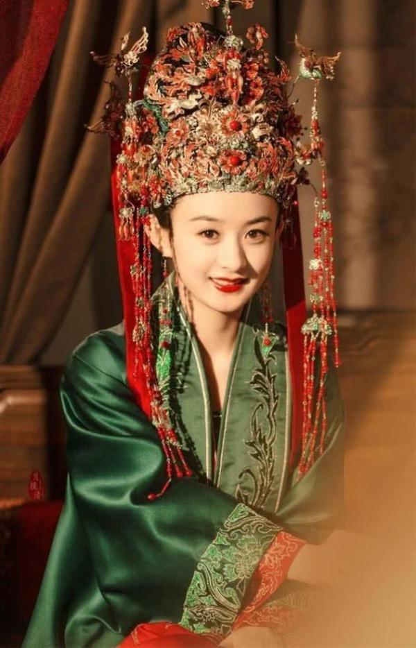 古装剧中的新娘妆,三七温柔,明兰华贵,看到她:心动的感觉