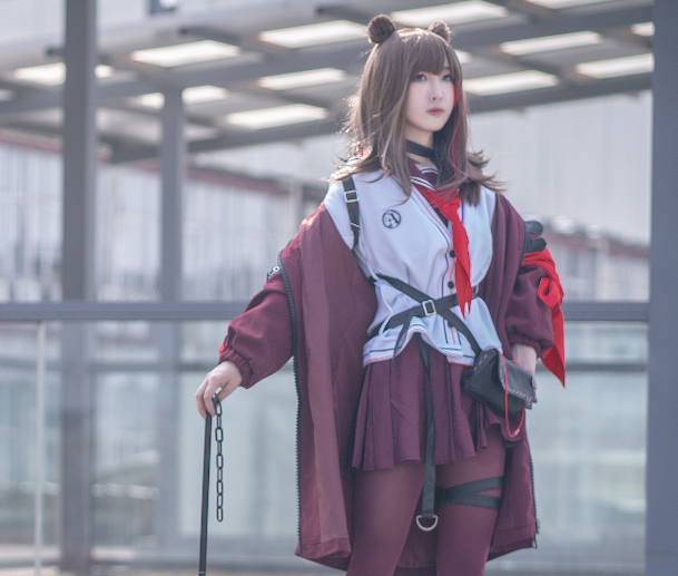 cosplay《明日方舟》凛冬,面如寒霜的小姐姐