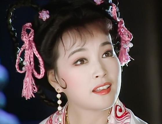 把44岁刘晓庆化成16岁少女,毛戈平告诉你,手法真的比化妆品重要